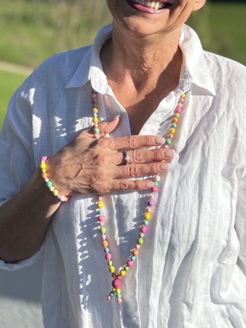 Set: Mala "Candy" aus bunten Jadeperlen mit Goldschimmer inkl. Armband