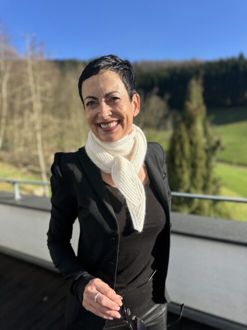 NYMERIA Scarf, dt. / engl.