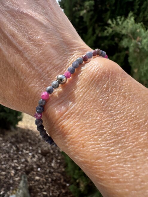 Perlenarmband "RUBIN & SAPHIR", facettiert, 3 mm